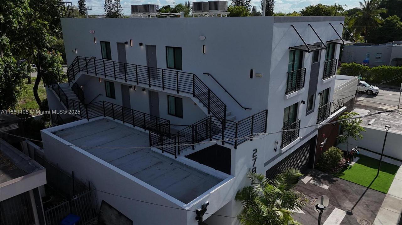 2782 NW 46th St 3, Miami, Florida 33142, USA