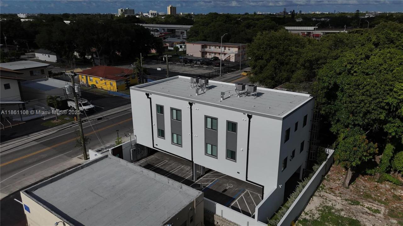 2782 NW 46th St 3, Miami, Florida 33142, USA