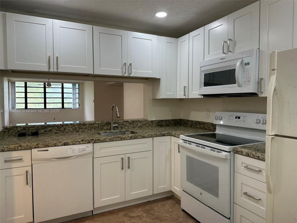 3150 NW 42nd Ave E401, Coconut Creek, Florida 33066