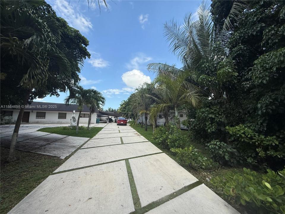 15765 SW 206th Ave, Miami, Floryda 33187, USA