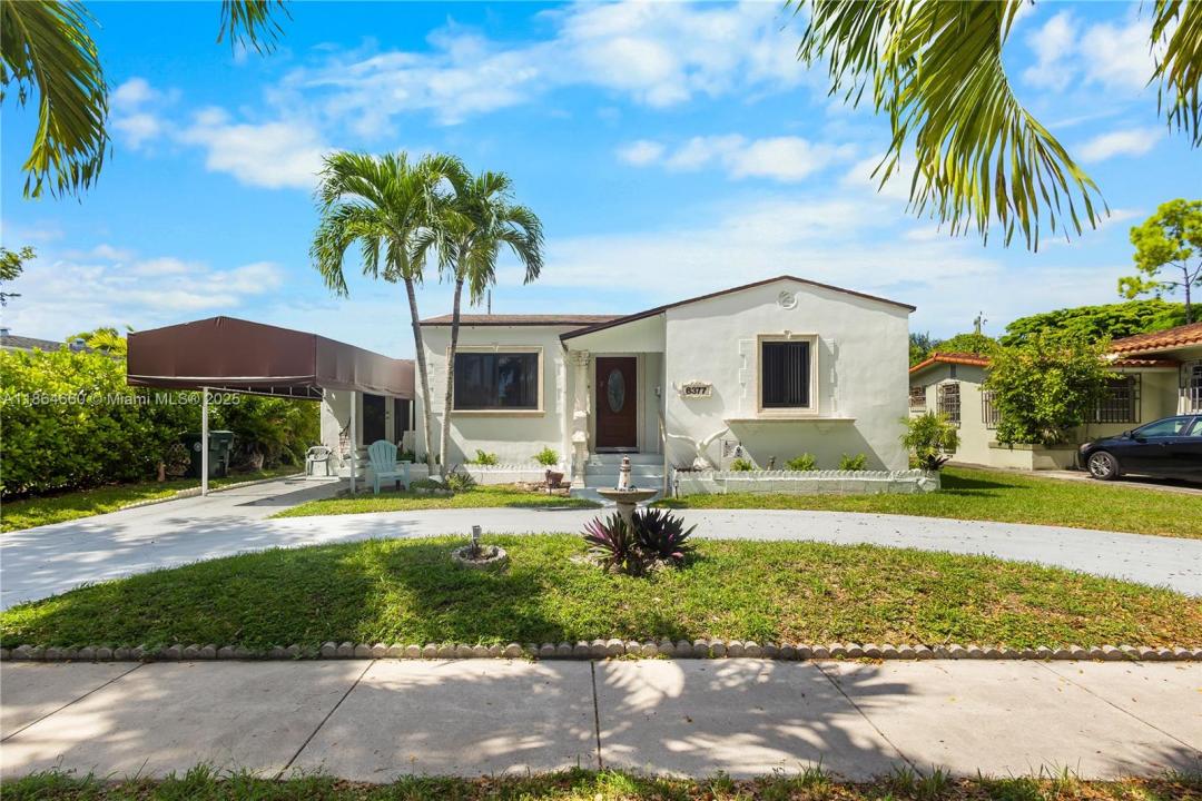 6377 SW 15th St, West Miami, 佛罗里达州 33144, 美国