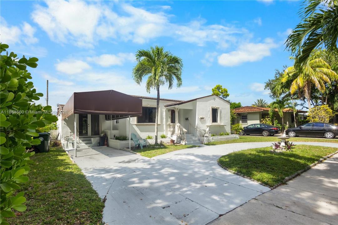6377 SW 15th St, West Miami, 佛罗里达州 33144, 美国