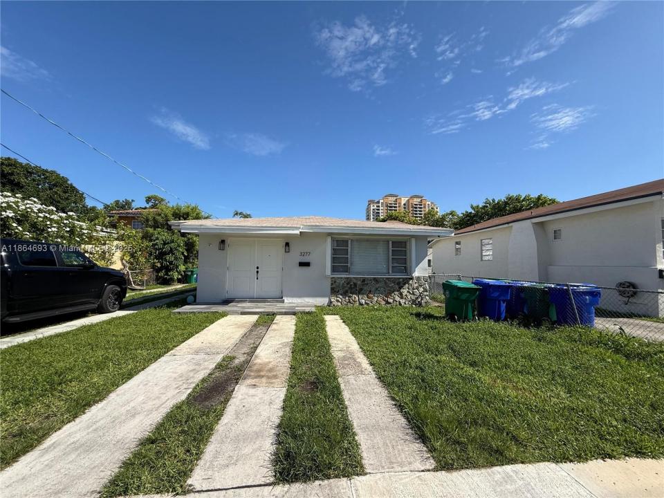 3277 SW 23rd Ter 3277, Miami, フロリダ 33145, アメリカ合衆国