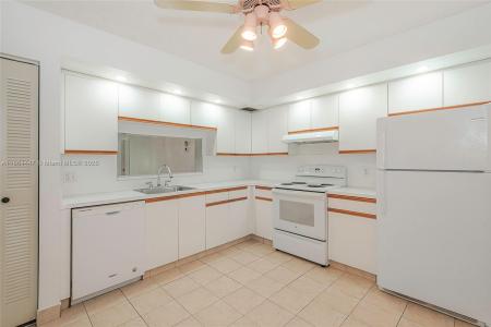 12701 SW 13th St 107F, Pembroke Pines, Florida 33027, USA