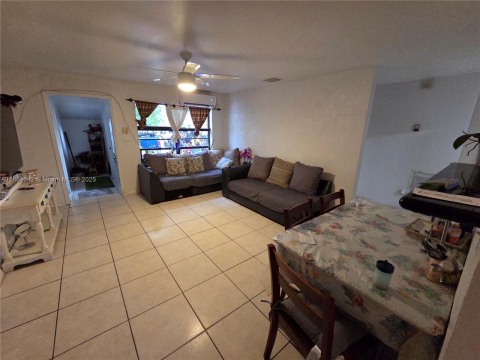 3433 SW 12th Pl, Fort Lauderdale, Florida 33312, USA