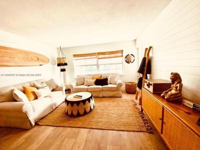 325 Ocean Dr 408, Miami Beach, Florida 33139, USA