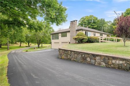 245 W Wrentham Road, Cumberland, Rhode Island 02864, Estados Unidos