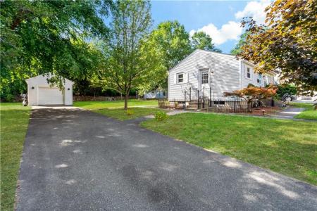 110 Roland Street, Woonsocket, Rhode Island 02895, États-Unis