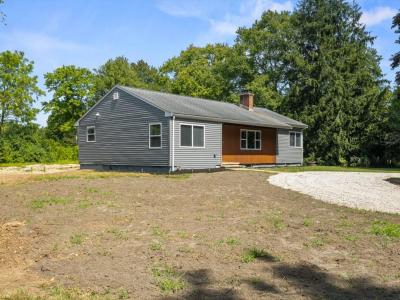 20 Maple Court, Hopkinton, Rhode Island 02804