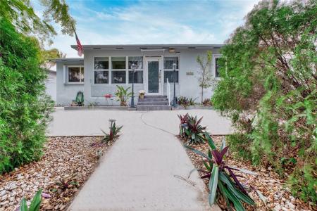 1923 Dewey St, Hollywood, Florida 33020, USA