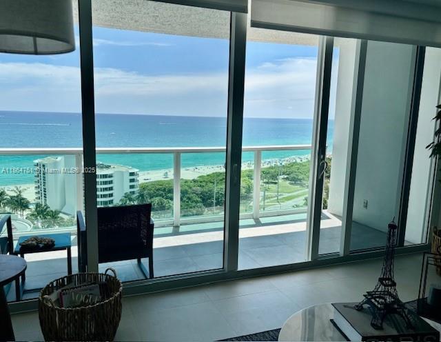 100 Bayview Dr 1906, Sunny Isles Beach, Florida 33160, Estados Unidos