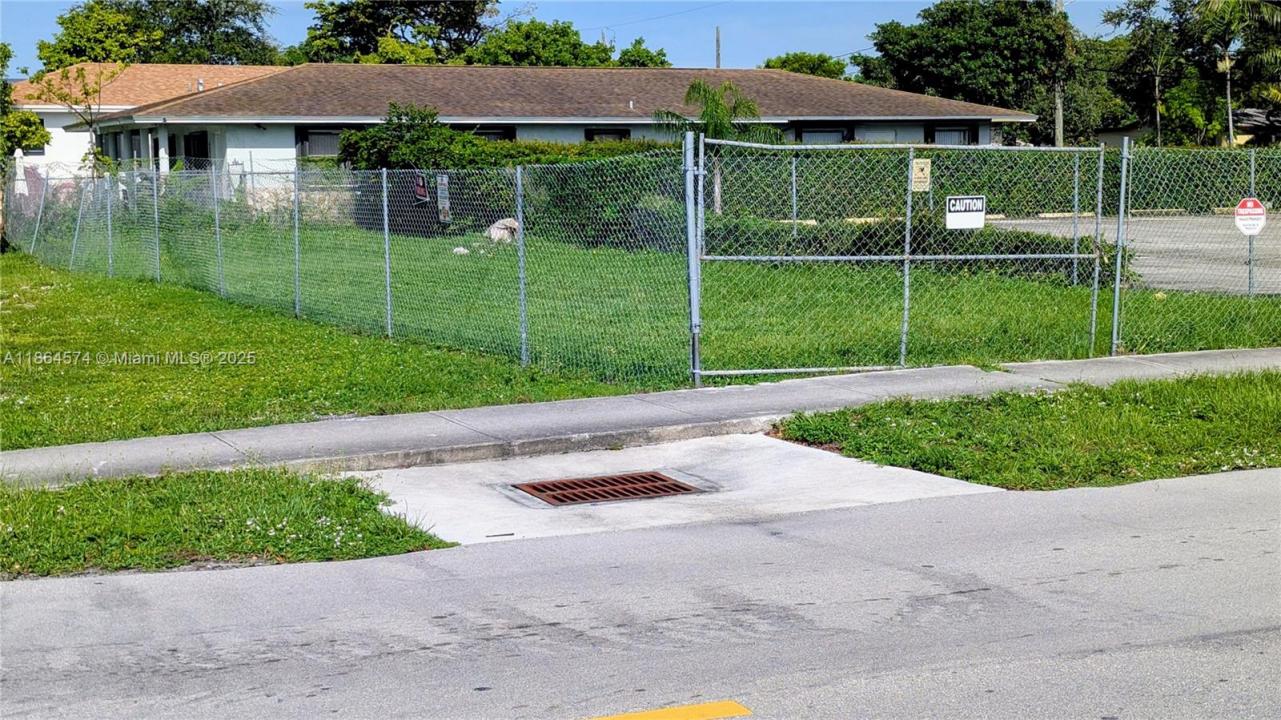 2 Nw Ave, Hallandale Beach, Florida 33009
