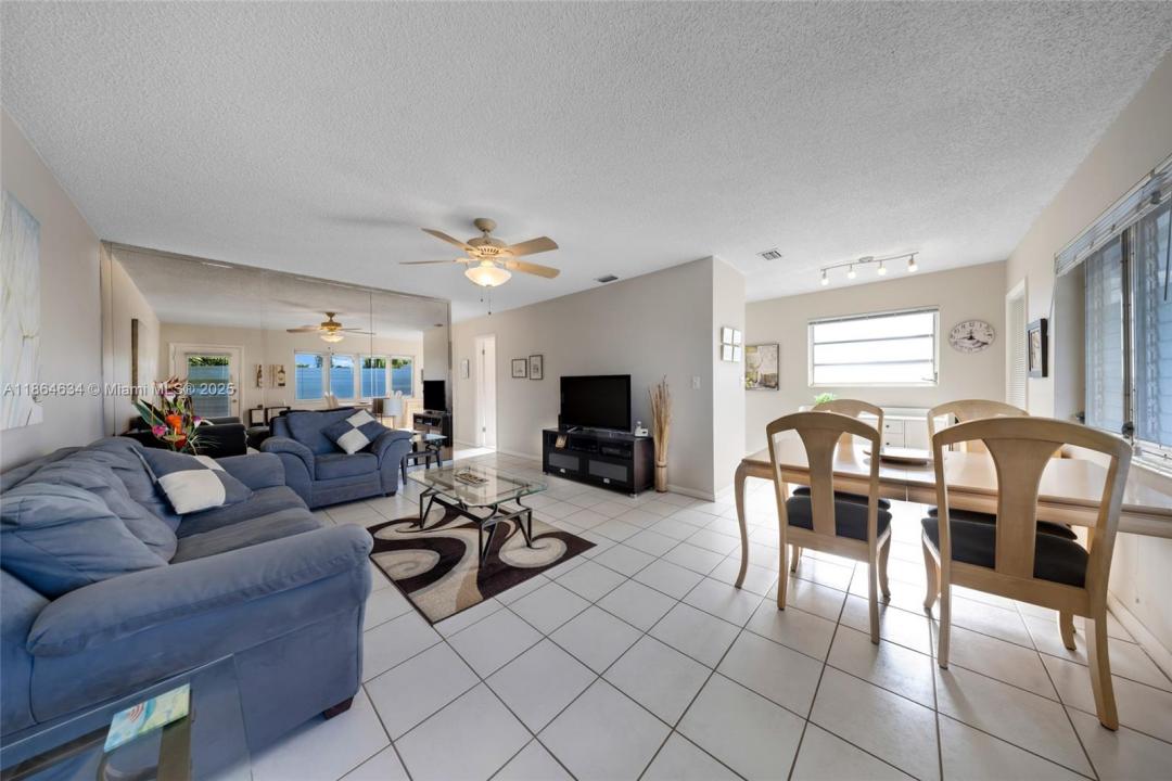 15600 NE 6th Ave 26D, Miami, Florida 33162, Amerika Birleşik Devletleri