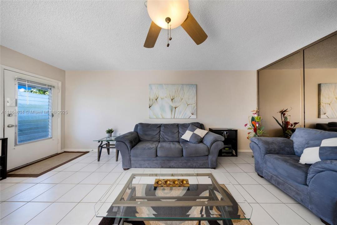 15600 NE 6th Ave 26D, Miami, Florida 33162, Amerika Birleşik Devletleri