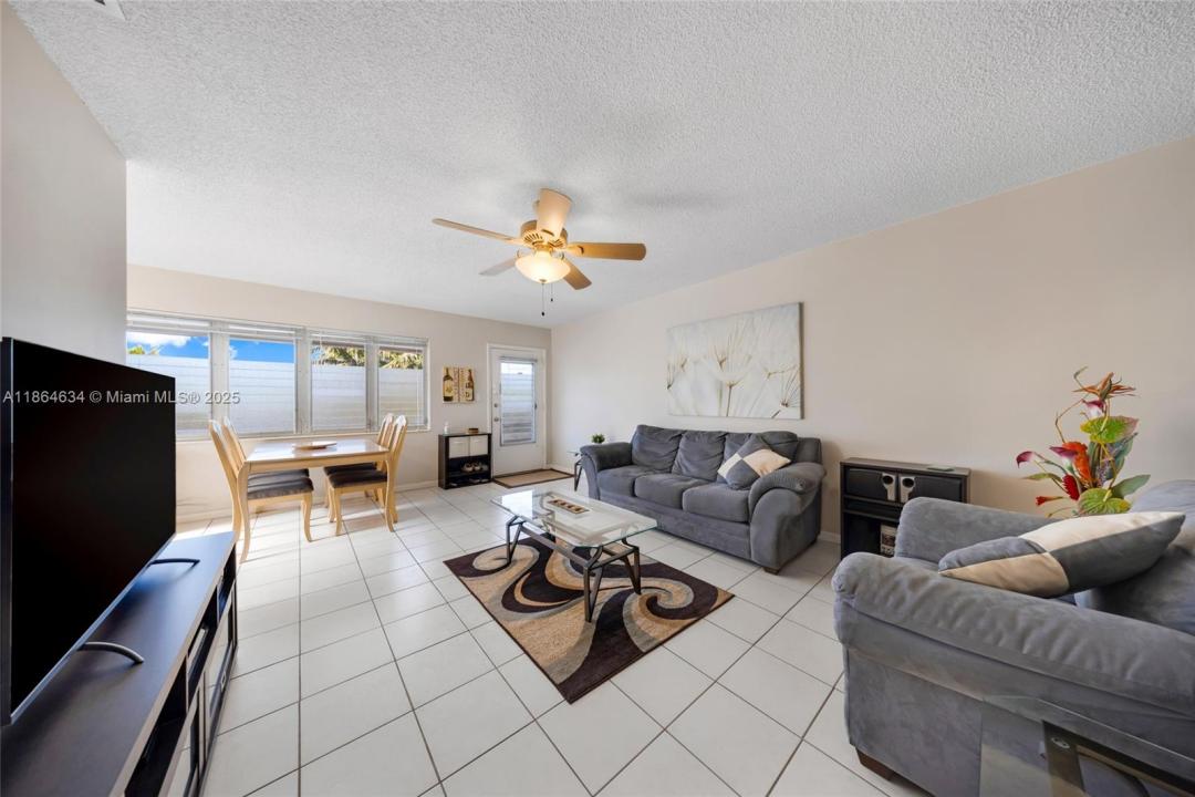 15600 NE 6th Ave 26D, Miami, Florida 33162, Amerika Birleşik Devletleri