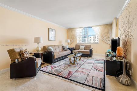 1849 S Ocean Dr 905, Hallandale Beach, Florida 33009, USA