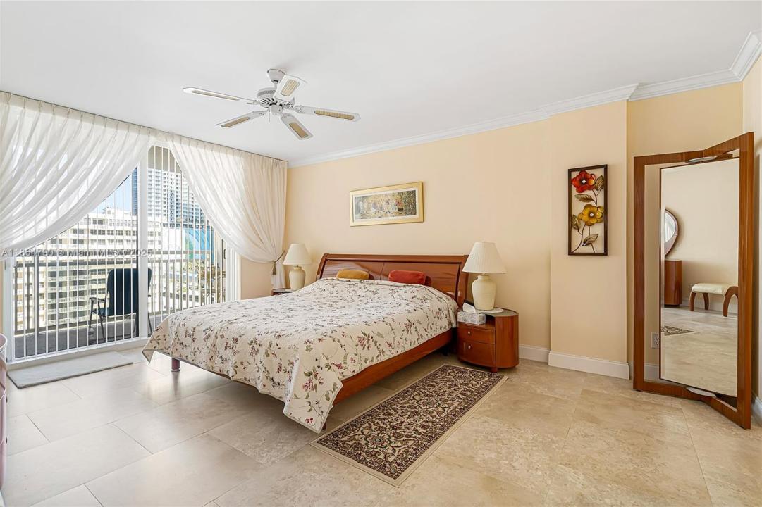 1849 S Ocean Dr 905, Hallandale Beach, Florida 33009