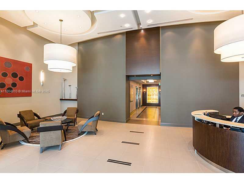 2525 SW 3 AV 804, Miami, פלורידה 33129, ארצות הברית של אמריקה