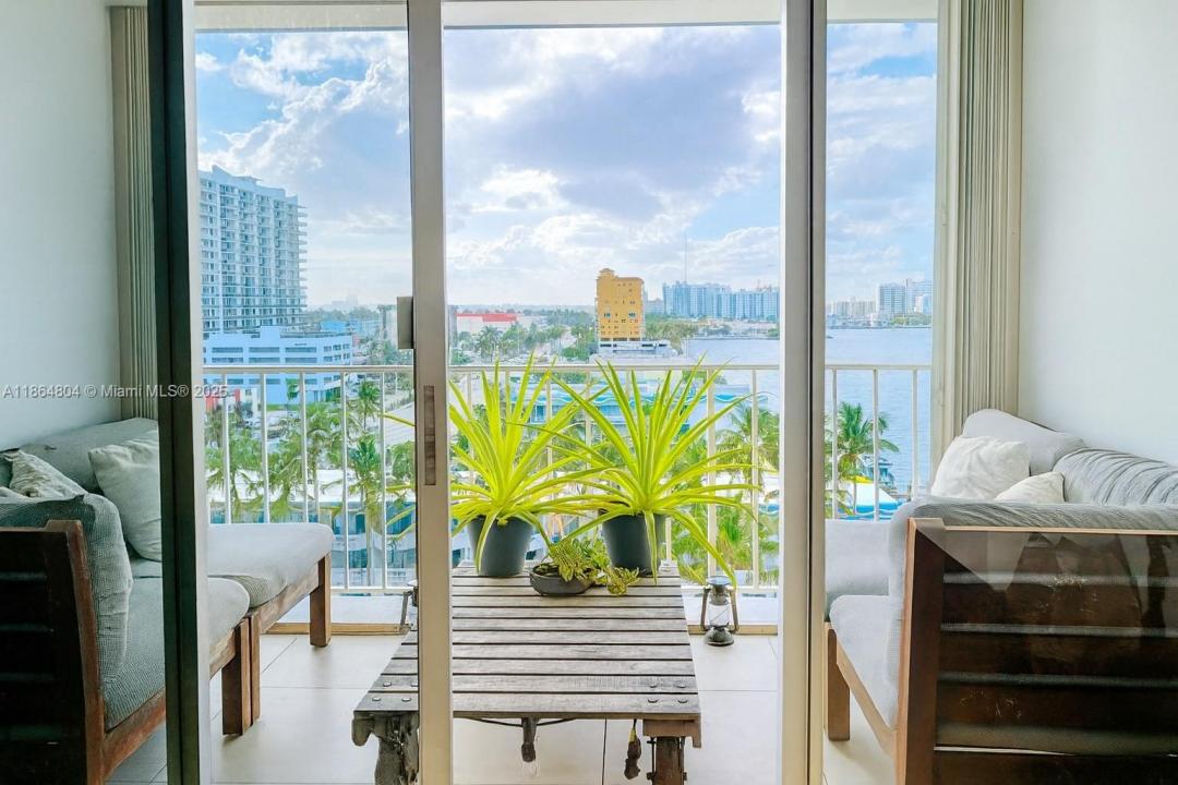 1865 79th St Cswy 10H, North Bay Village, Florida 33141, HOA KỲ