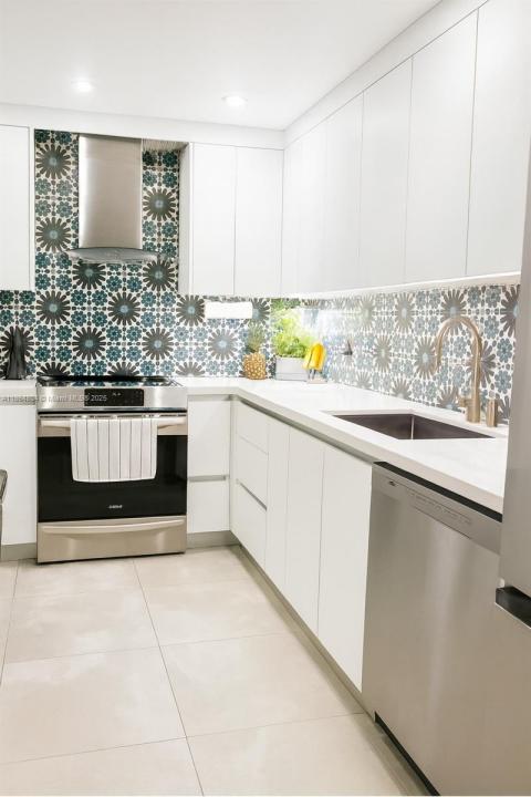 1865 79th St Cswy 10H, North Bay Village, Florida 33141, HOA KỲ