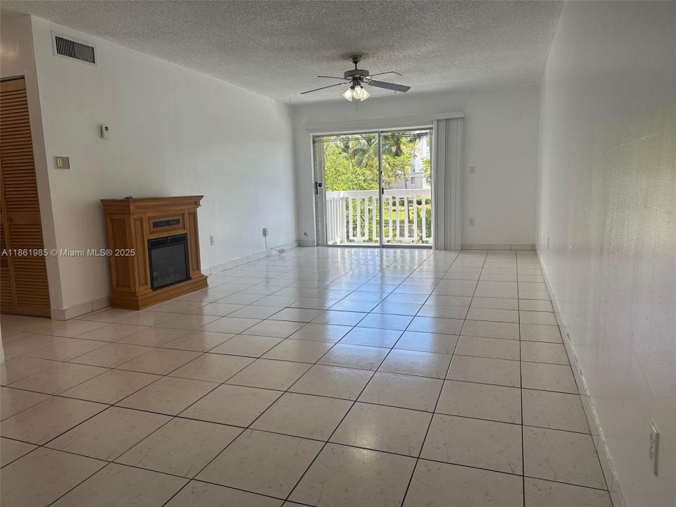 1801 NE 140th St 111, North Miami, Floride 33181, États-Unis