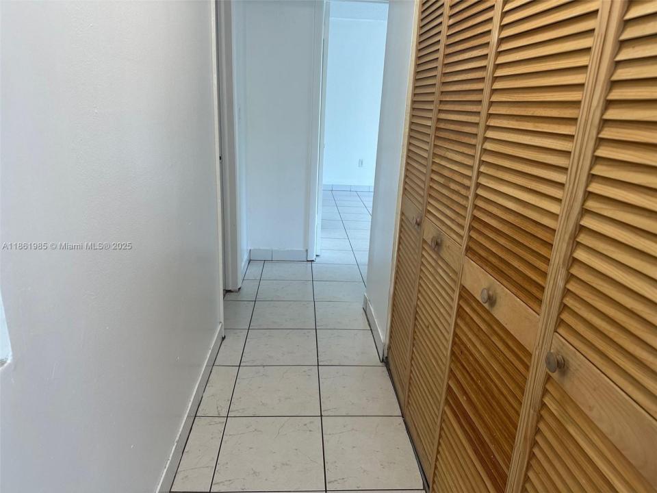 1801 NE 140th St 111, North Miami, Floride 33181, États-Unis