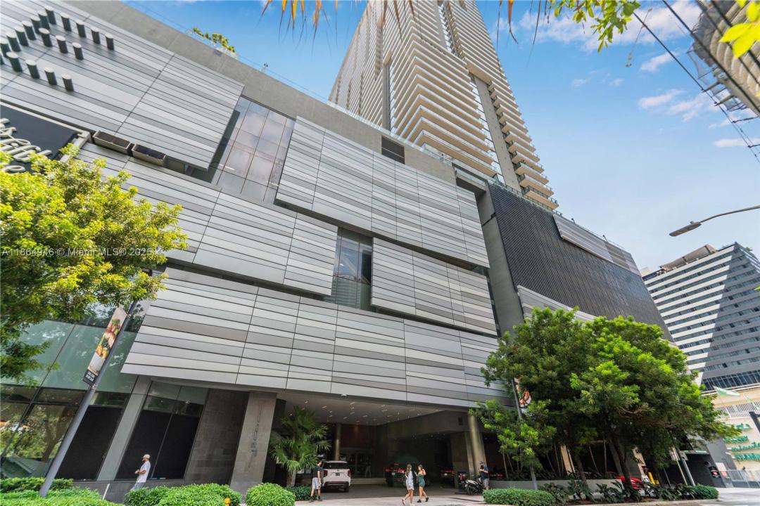 88 SW 7th St 2910, Miami, Florida 33130