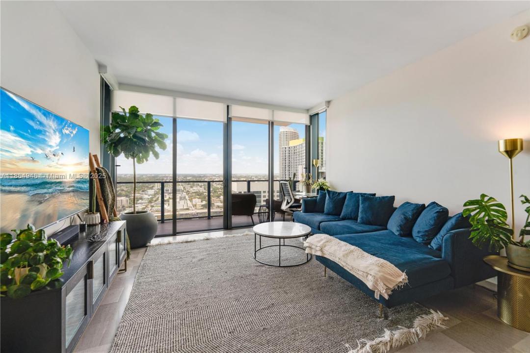 88 SW 7th St 2910, Miami, Florida 33130