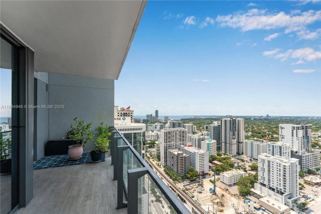 88 SW 7th St 2910, Miami, Florida 33130