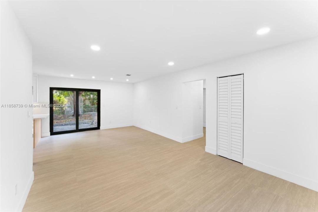 17211 NW 43rd Ave, Miami Gardens, Florida 33055, Estados Unidos