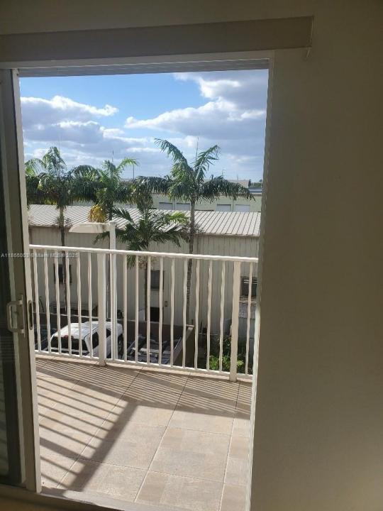 12484 NW South River Dr 422, Medley, פלורידה 33178, ארצות הברית של אמריקה 