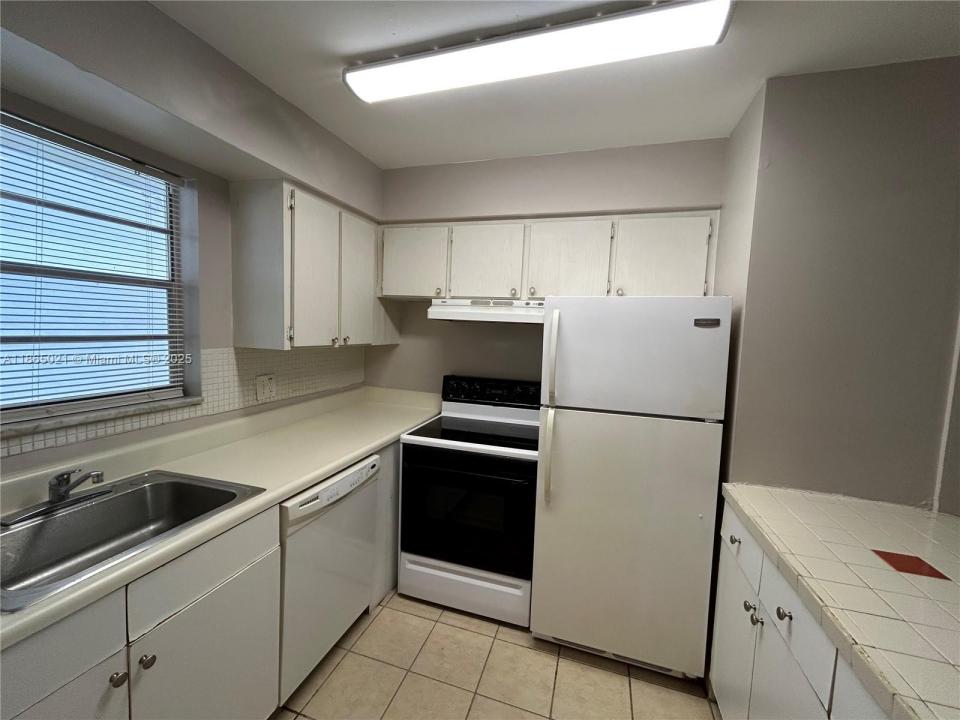 6505 Winfield Blvd B-18, Margate, Florida 33063, Stati Uniti