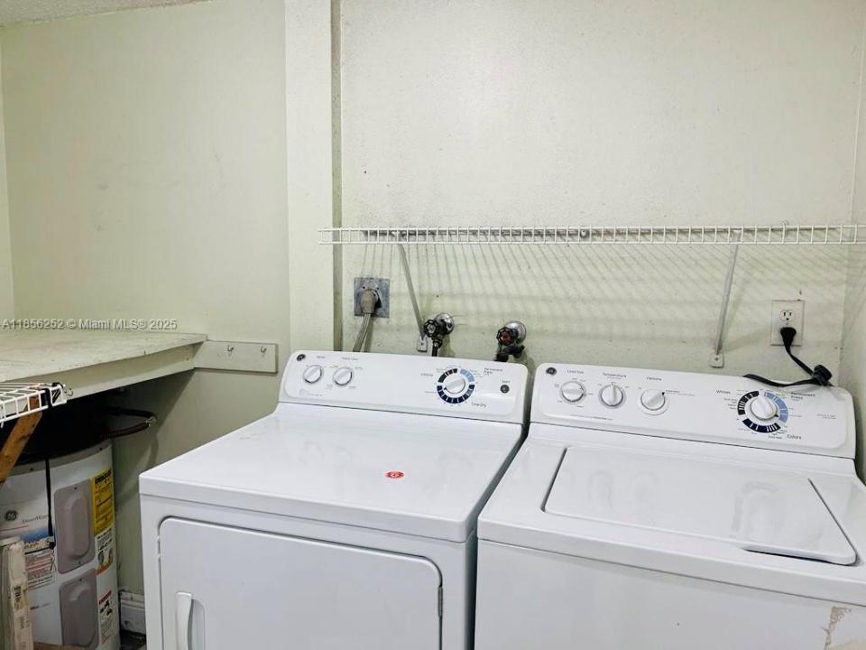 9359 Fontainebleau Blvd F201, Miami, Floride 33172, États-Unis