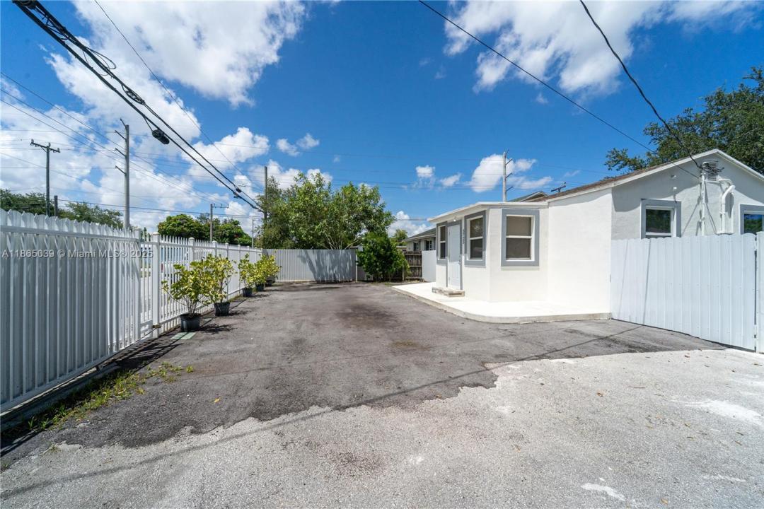 5725 NW 24th Ave, Miami, فلوريدا 33142, الولايات المتحدة