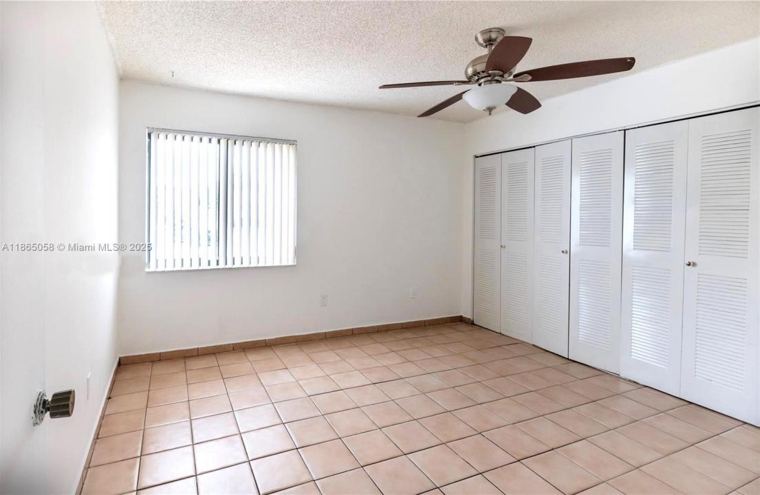 11570 SW 5th St, Sweetwater, פלורידה 33174, ארצות הברית של אמריקה 