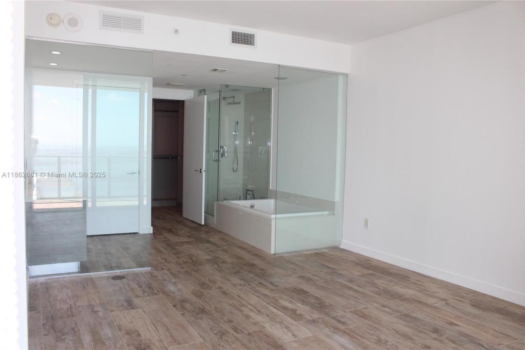 650 NE 32nd St 3703, Miami, 佛羅里達州 33137, 美國