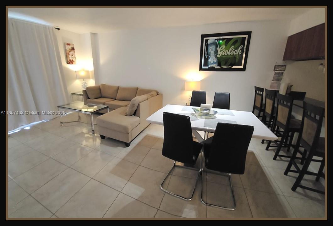 1200 E Brickell Bay Dr 3304, Miami, Florida 33131
