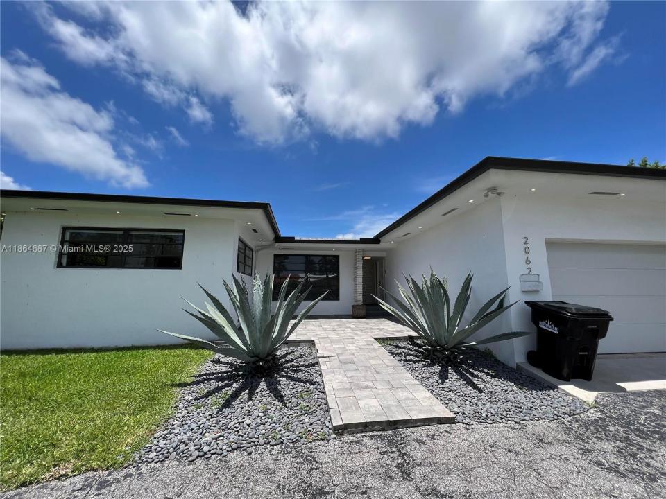2062 NE 121st Rd, North Miami, Florida 33181