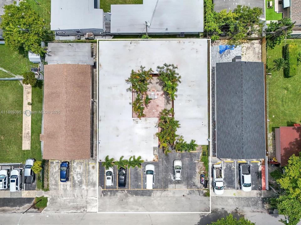 700 NE 6th St, Hallandale Beach, Florida 33009