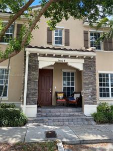 17004 SW 95th Ter, Miami, Florida 33196, USA