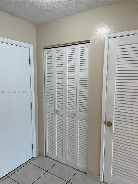 1680 NE 191st St 216-2, Miami, Floryda 33179, USA