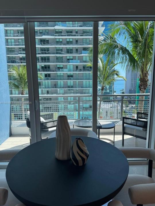 60 SW 13th St 1406, Miami, Florida 33130, Stati Uniti