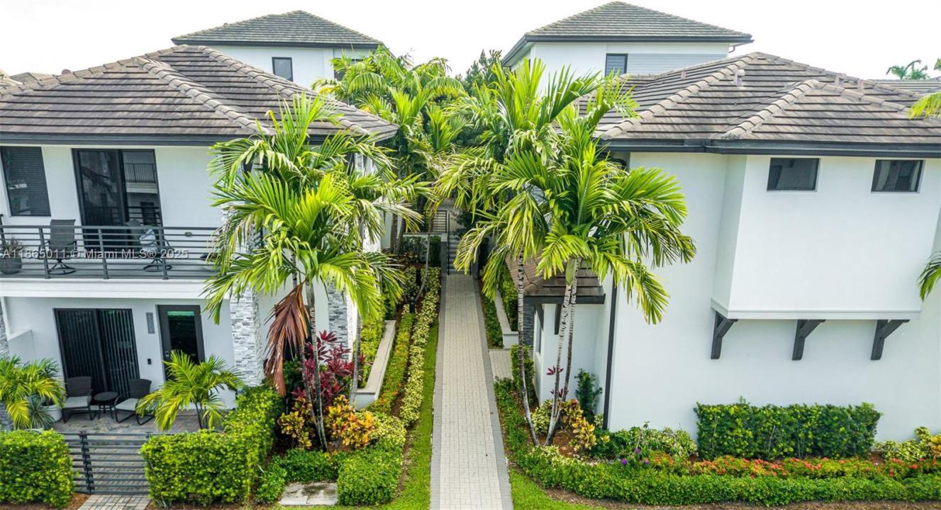8263 NW 47th Ter, Doral, Florida 33166, Amerika Birleşik Devletleri