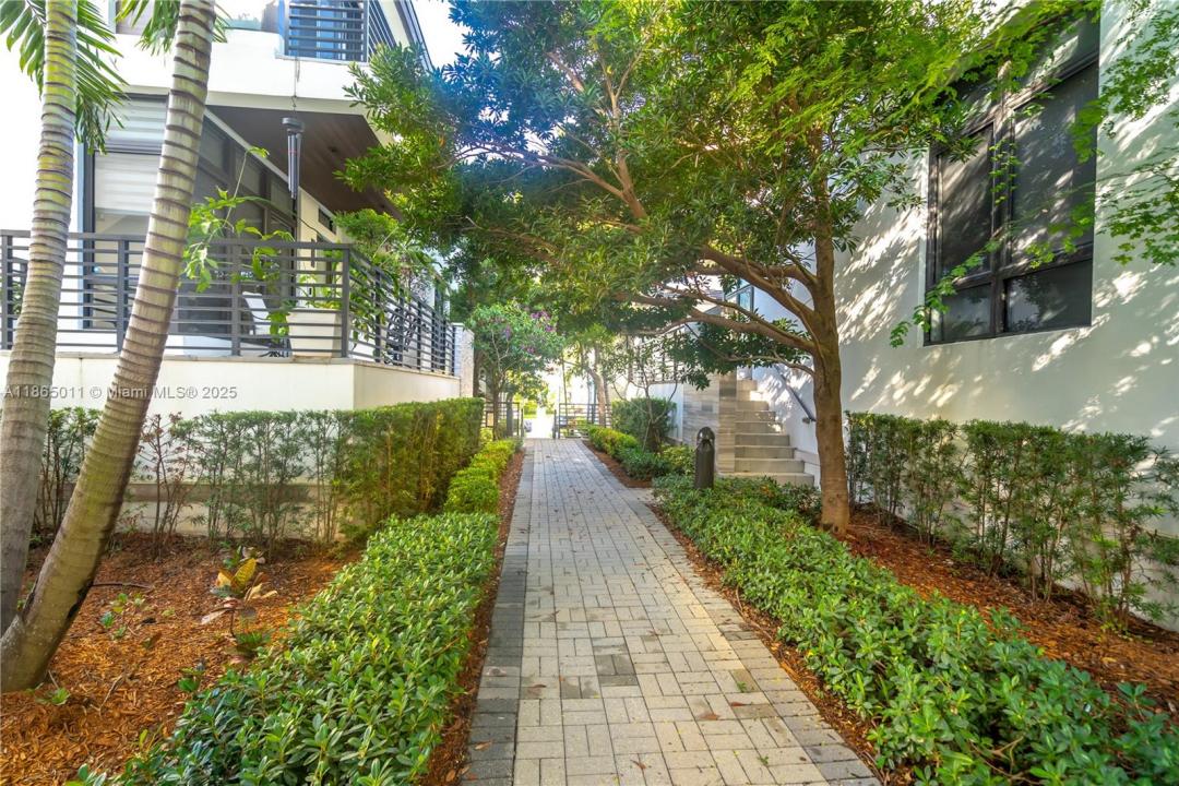 8263 NW 47th Ter, Doral, Florida 33166, Amerika Birleşik Devletleri