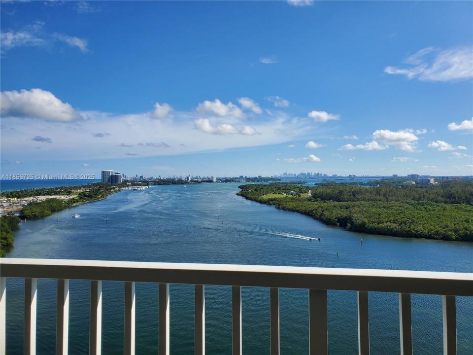 300 Bayview Dr 1902, Sunny Isles Beach, Flórida 33160, Estados Unidos