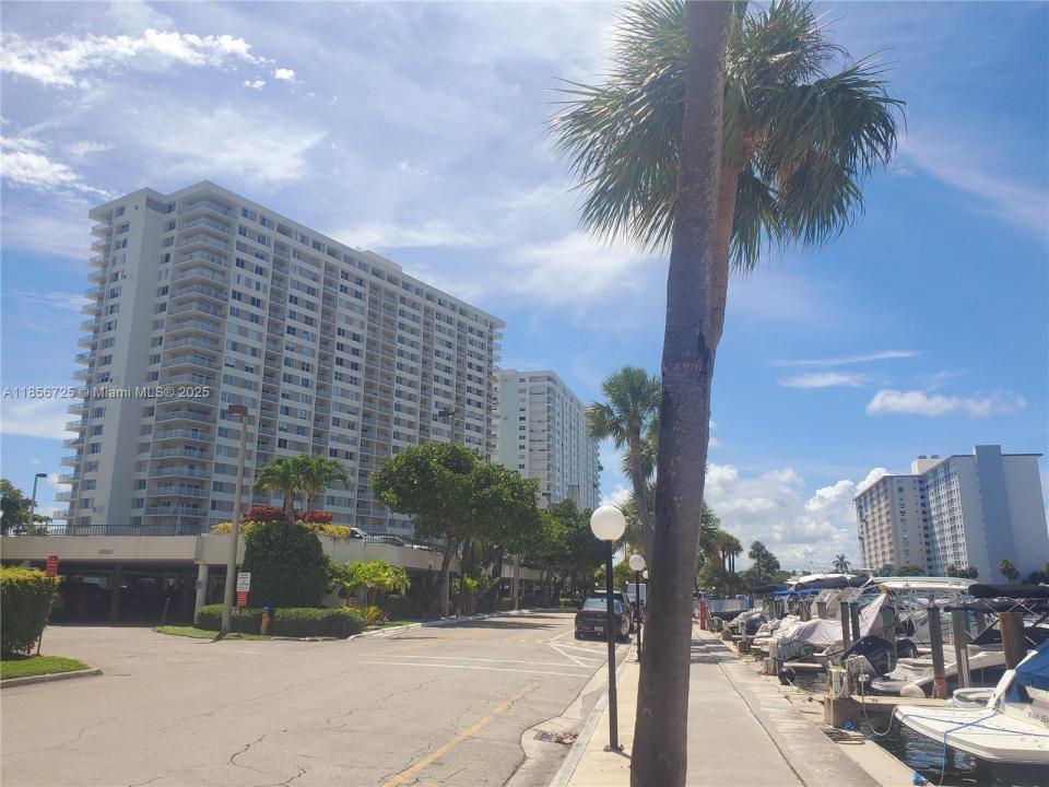 300 Bayview Dr 1902, Sunny Isles Beach, Flórida 33160, Estados Unidos