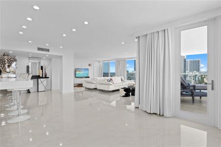 2751 S Ocean Dr PH08N, Hollywood, Florida 33019, USA