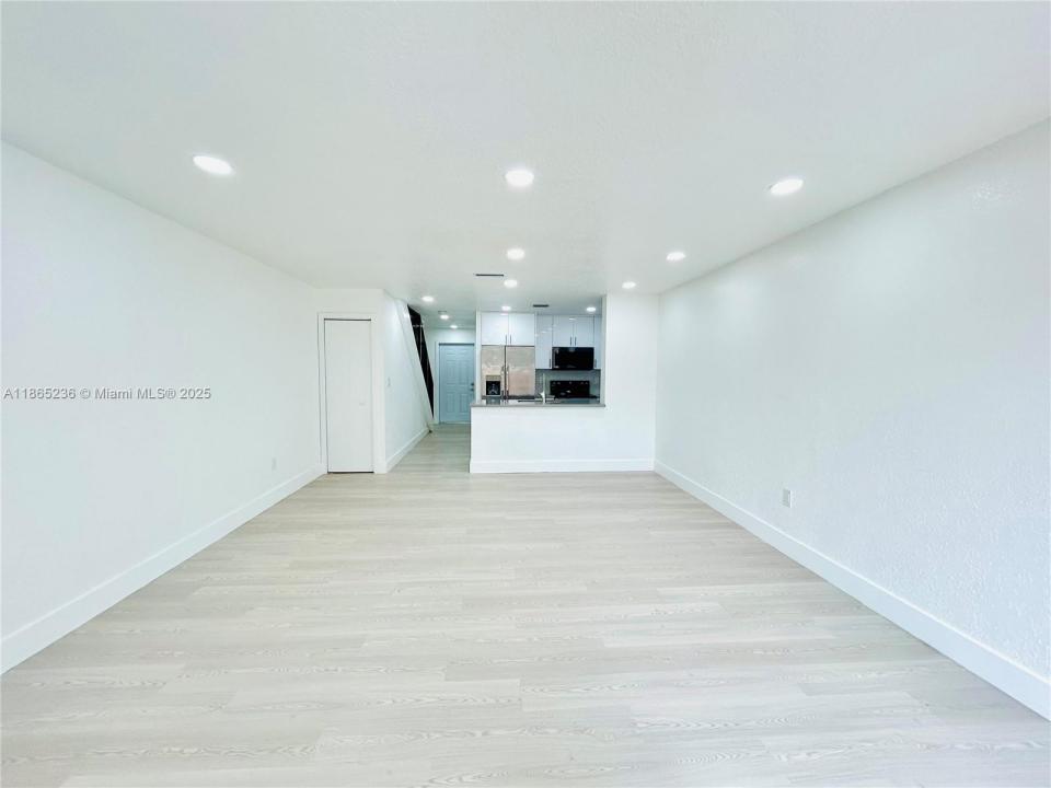 3639 W 11th Ave 10, Hialeah, 플로리다 33012, 미국