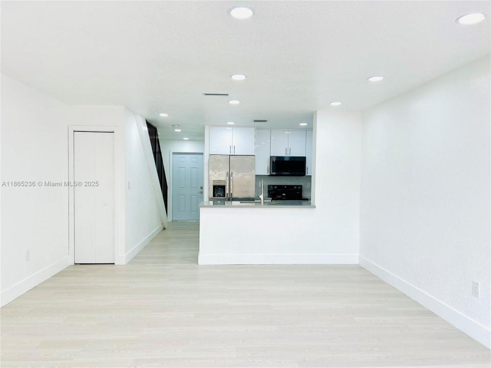 3639 W 11th Ave 10, Hialeah, 플로리다 33012, 미국