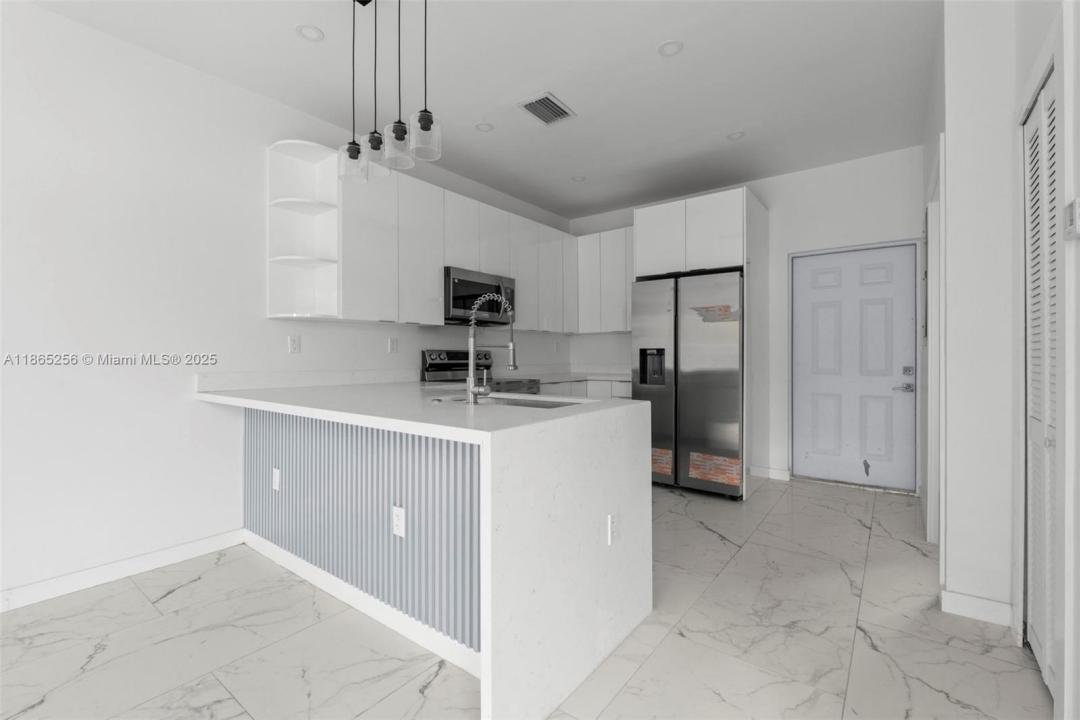 2143 NW 4 Th st 2, Pompano Beach, 佛罗里达州 33069, 美国